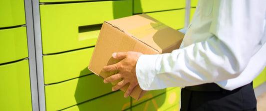 Kunde nutzt Packstation: Schutz vor Haftungsfalle in Deutschland